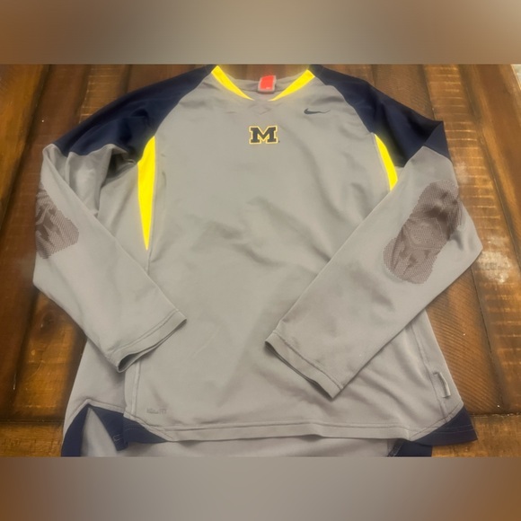 Men’s XL Nike U of M lightweight pullover with reinforced elbows - Picture 1 of 4